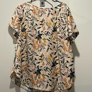 Ava & Viv floral button back blouse! Size X